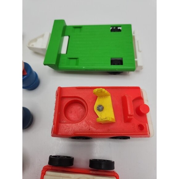 Vintage Lot of Fisher Price Cars & People Used Toys - Picture 7 of 10
